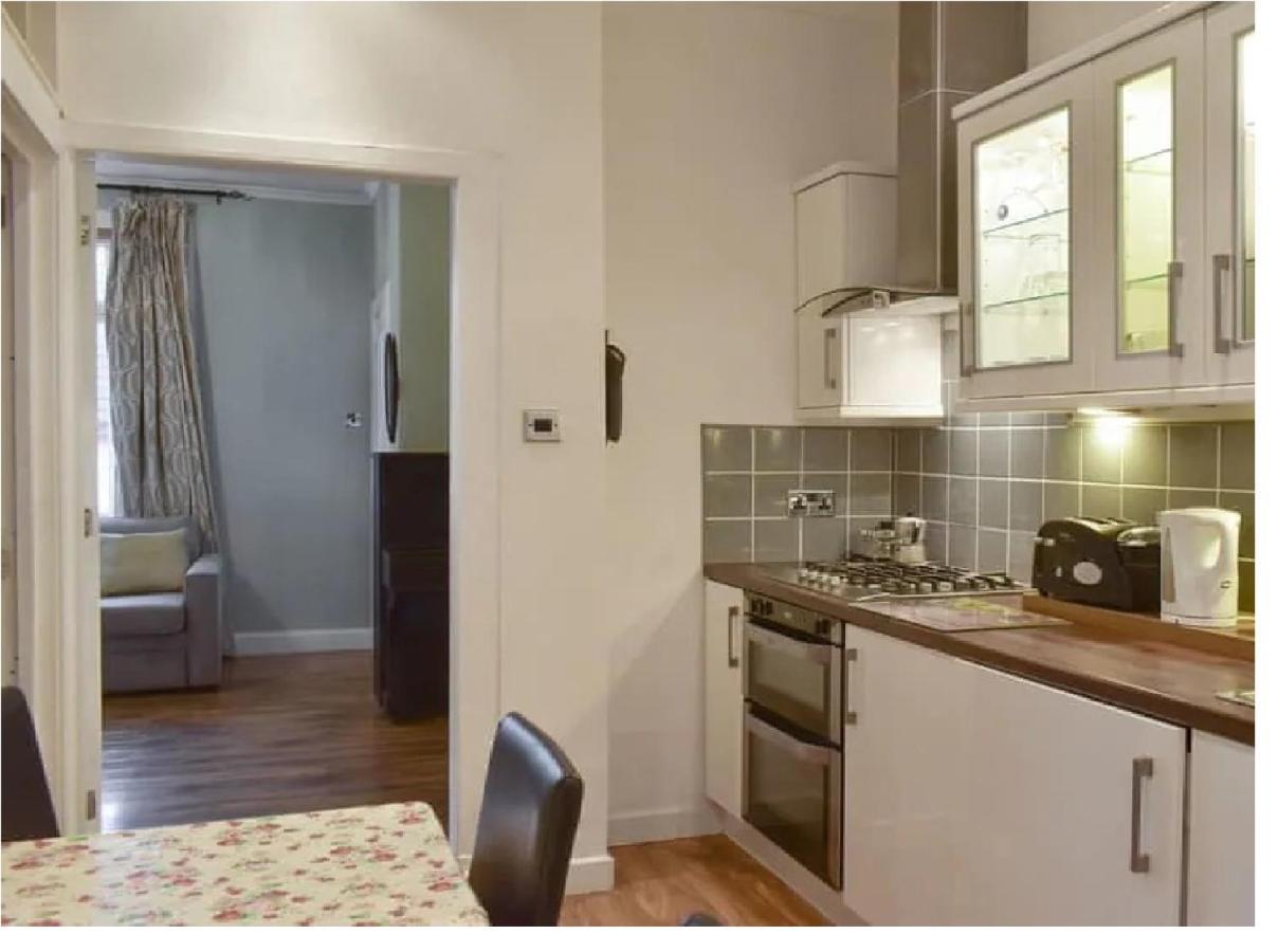 1 Bed In The Outskirts Of Edinburgh, Free Wifi & Street Parking, Self-Catering Apartman Broxburn Kültér fotó